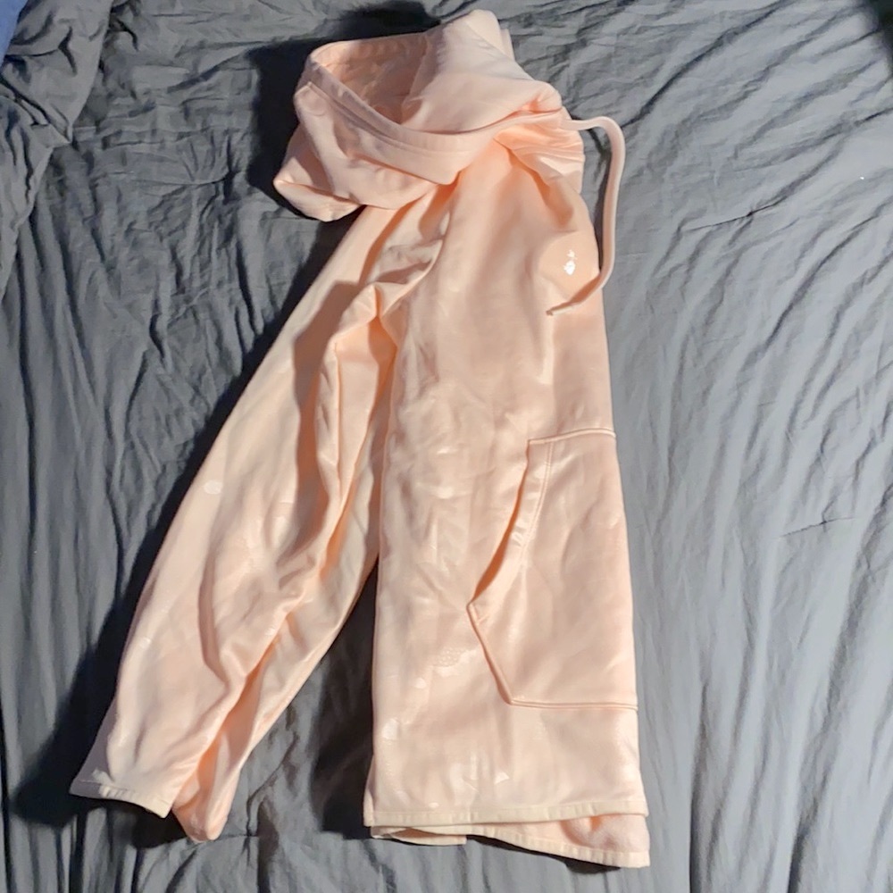 Pink Medium Under Armor Sweatshirt